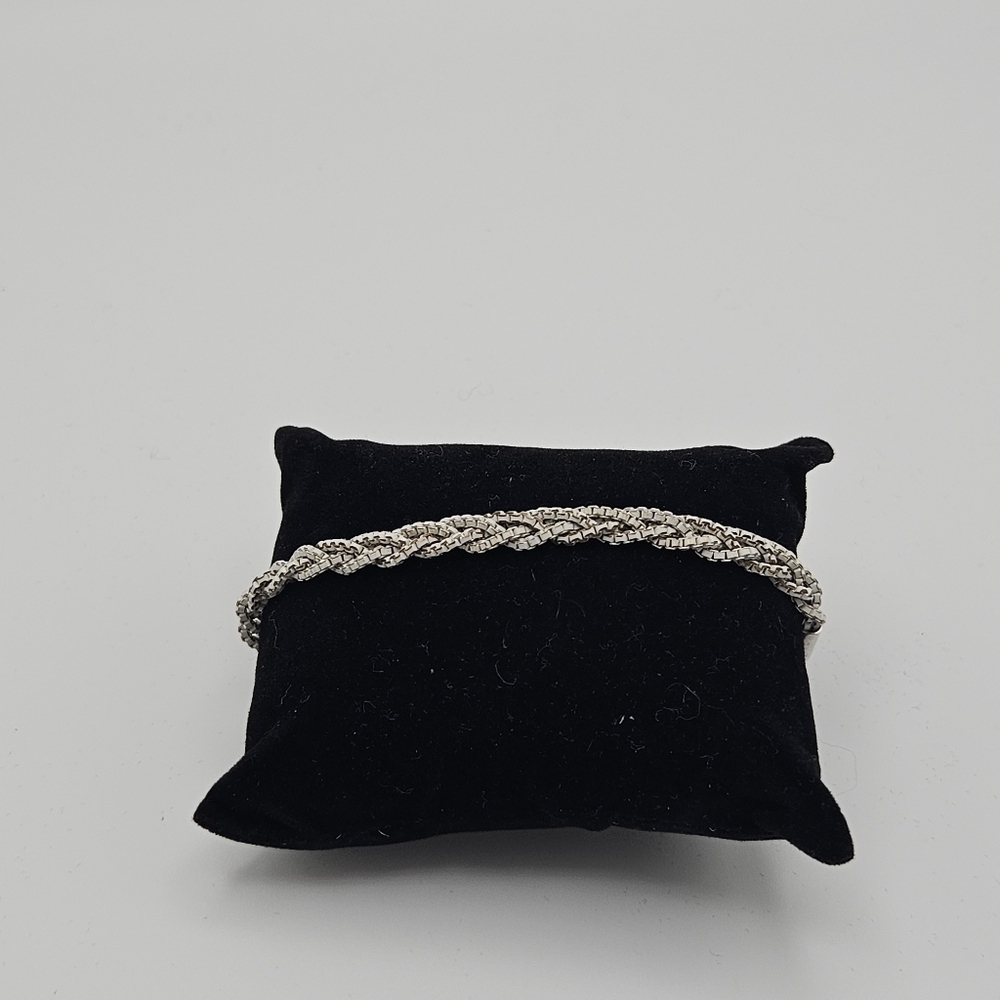 American Eagle white braided chain bracelet